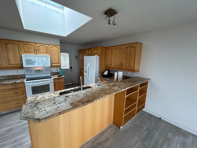 Kitchen before renovation